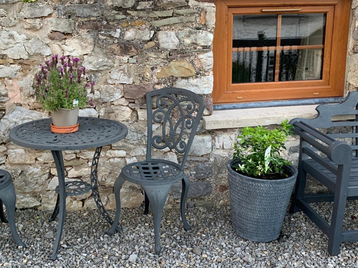 Hotel The Reindeer Retreat Buttercup Twin Kidwelly Esterno foto