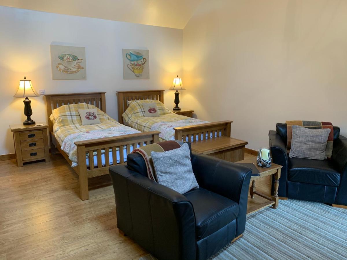 Hotel The Reindeer Retreat Buttercup Twin Kidwelly Esterno foto