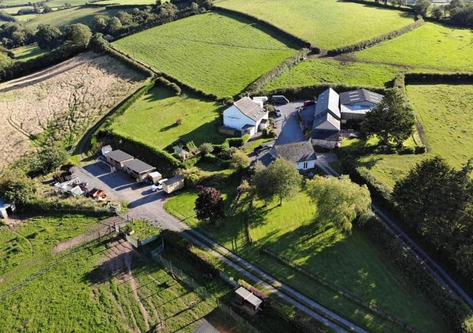 Hotel The Reindeer Retreat Buttercup Twin Kidwelly Esterno foto